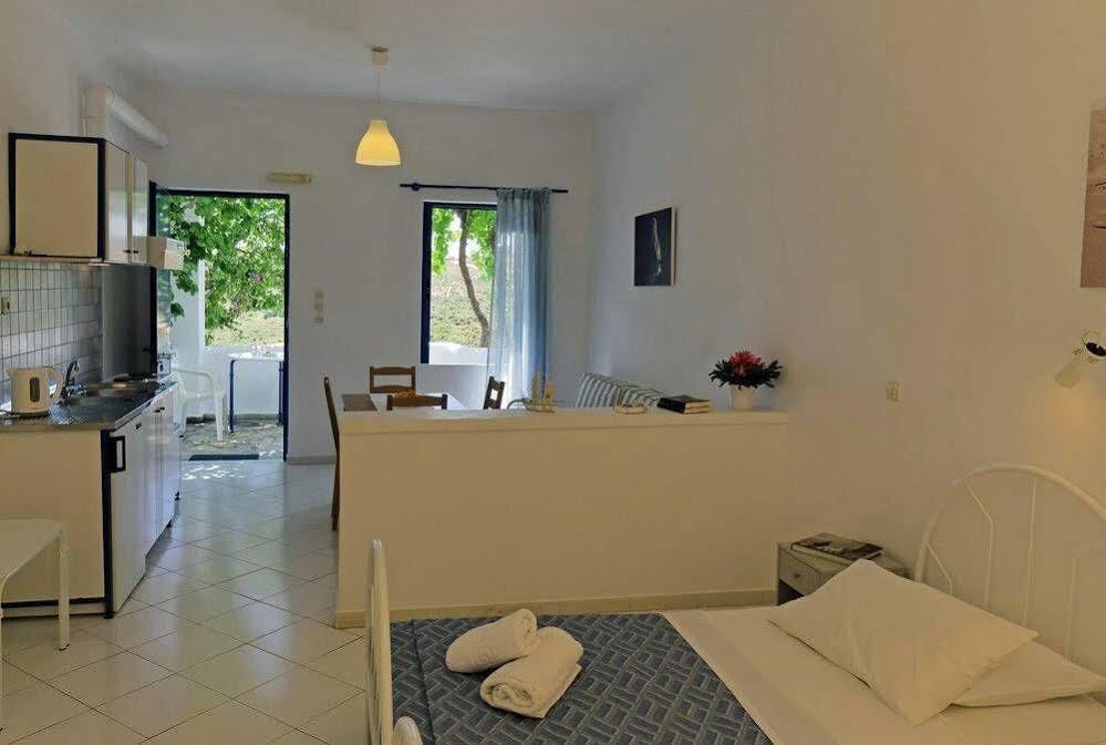 Spanos Apartments Áyios Pétros Zewnętrze zdjęcie